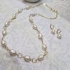 Collar con perlas de rio