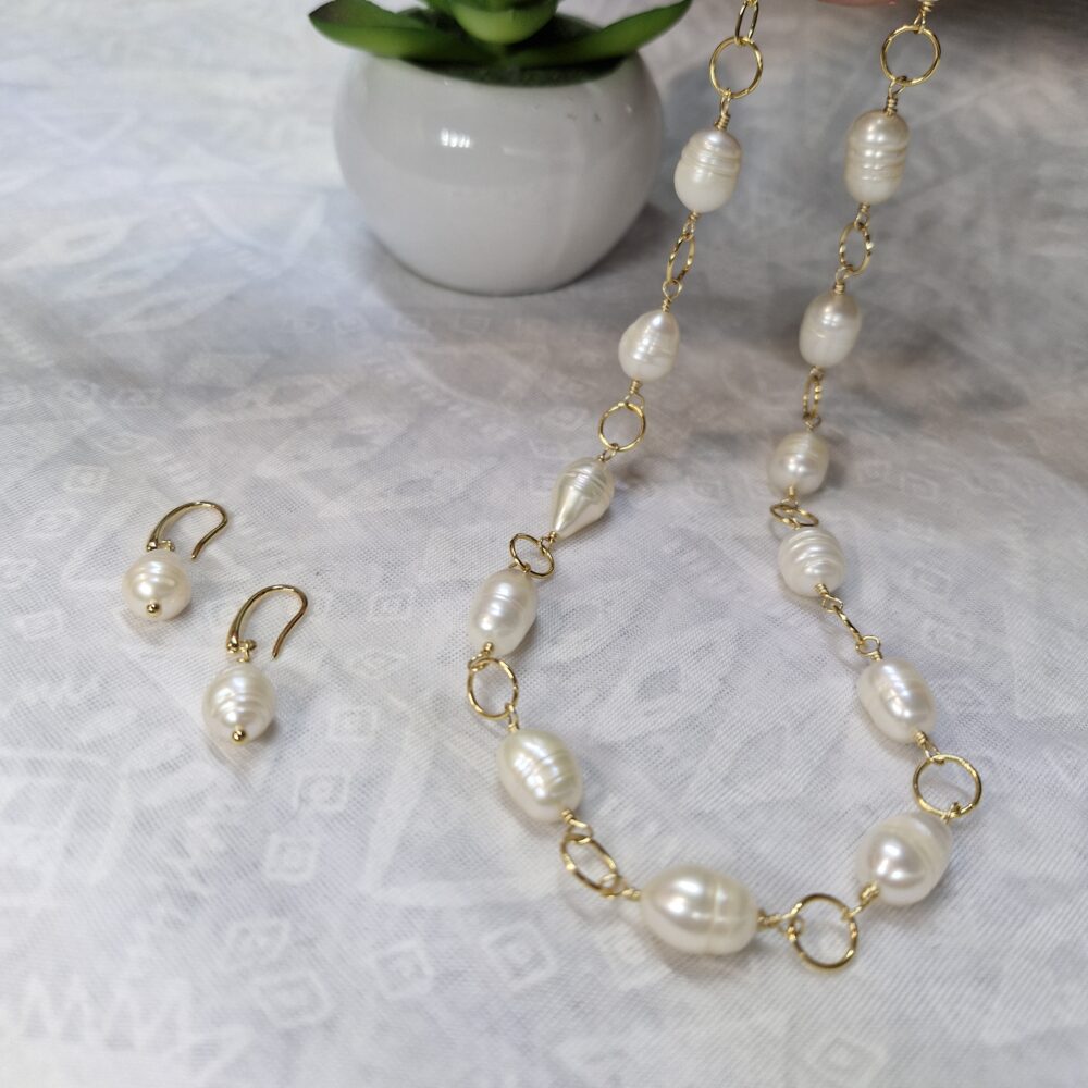 Collar de perlas de río
