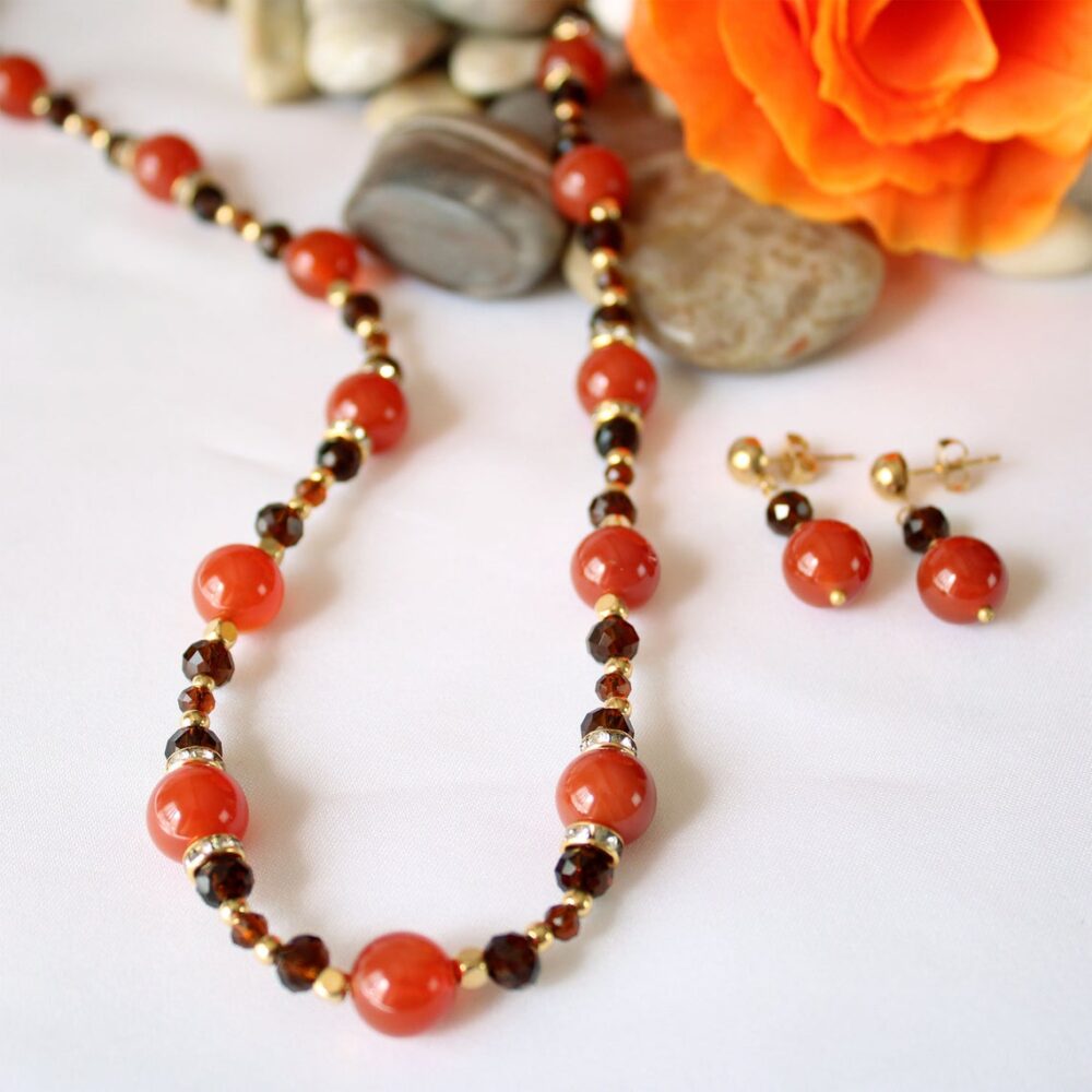 Collar de ágatas cornalina y cristales