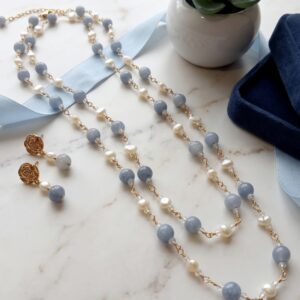 Collar de ágatas azul cielo y perlas