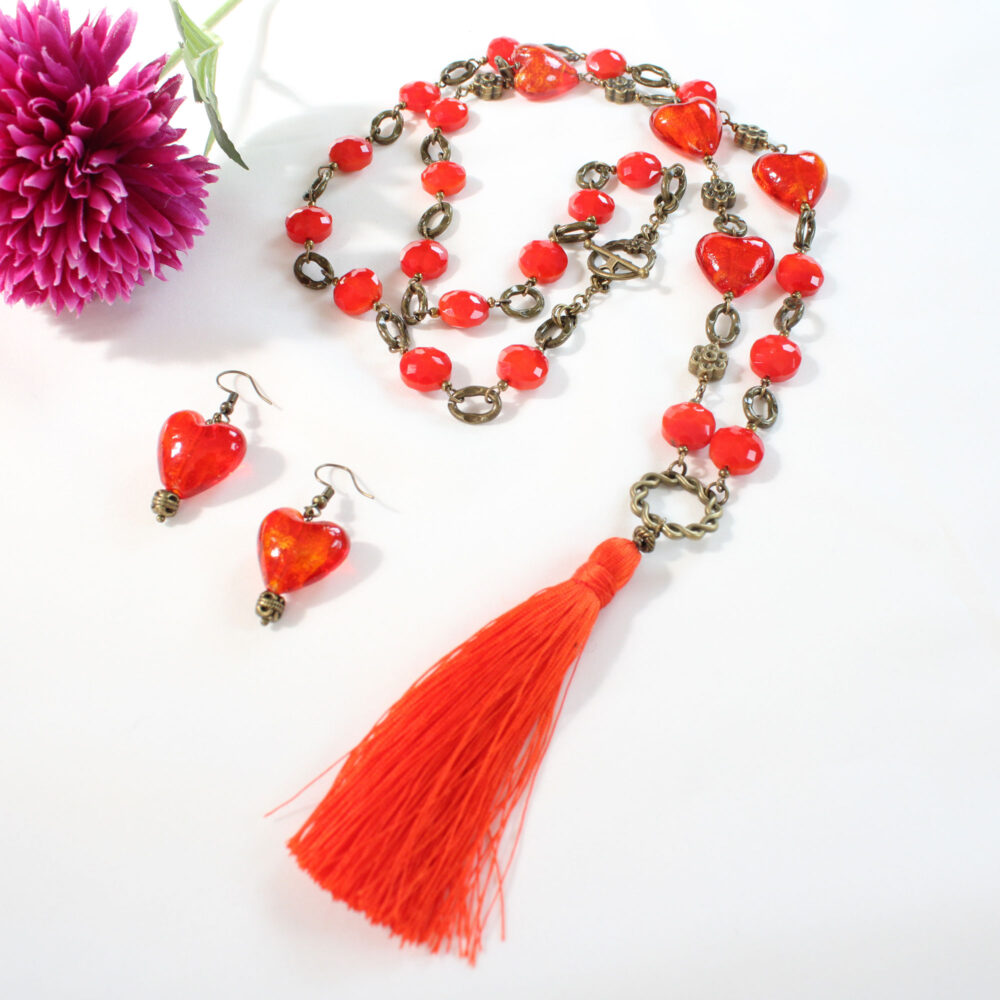 Collar con corazones de murano naranja
