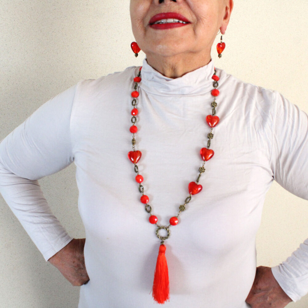 Collar con corazones de Murano naranja