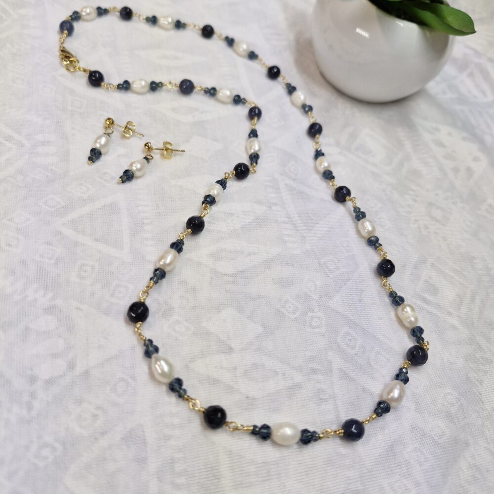 Collar de ágatas gris, cristales y perlas