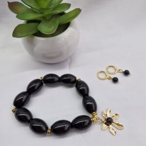 Pulsera de Ágatas y aretes negros