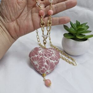 Dije Corazón de Talavera rosa