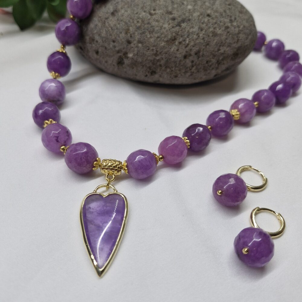 Collar de Ágata Violeta con dije de amatista