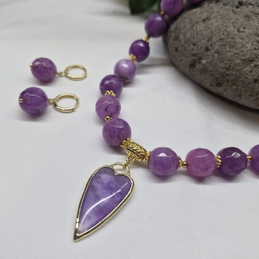 Collar de Ágatas Violeta con dije de amatista